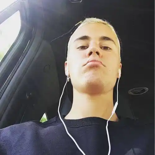 2016年7月9日 2:16   关注  justinbieber 头像 欧美 街拍 明星 什刎