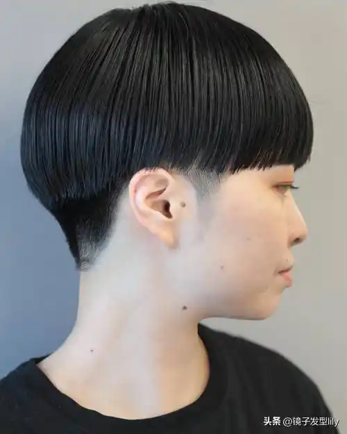 女人过了40岁,后脖铲短短发,利落清爽美美哒_女性_发型_生活