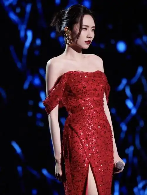 刘惜君被誉为音乐界的女神身材有料尤文11国米比分打勾了