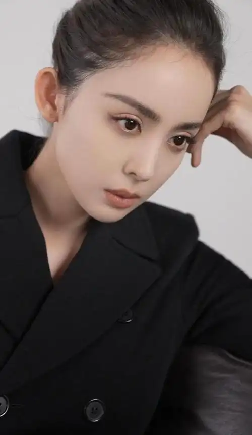 古力娜扎这颗头长得真的很完美|模特_网易订阅