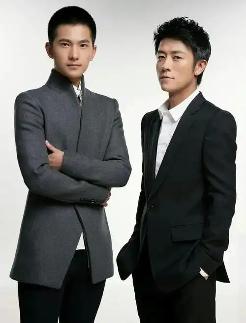 在离开荣信达之后,杨洋迅速崭露头角,接连参演了《左耳》,《盗墓笔记