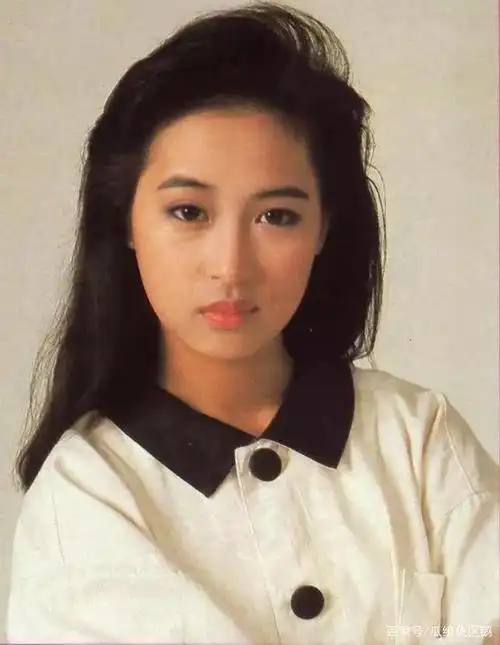 洒脱的黎美娴无惧成梁朝伟感情第三者息影嫁富商老公恩爱多年