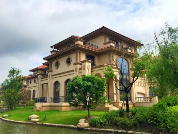 泰兴江畔现房别墅,首付70万,送500平花园,地下室全送,送送送