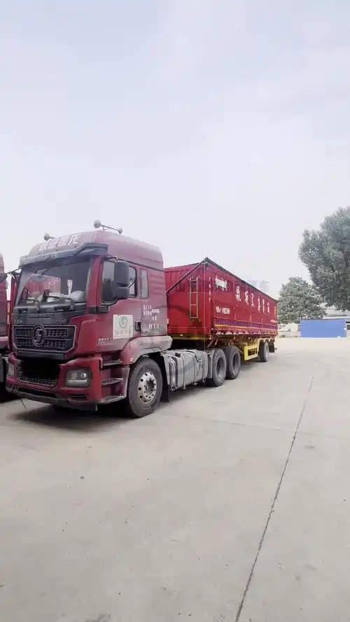 今天两个拉煤的大哥到厂安装两台侧翻自卸半挂车自动篷布!