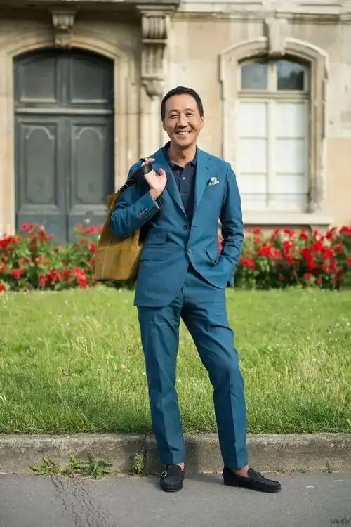 同样是西装穿搭,为啥这位64岁日本大叔,就能成为"天花板"?