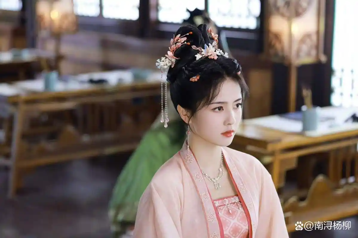 同样是演古装美女,白鹿和刘诗诗一对比,差距一目了然