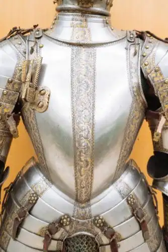 欧洲中世纪骑士铠甲盔甲细节特写