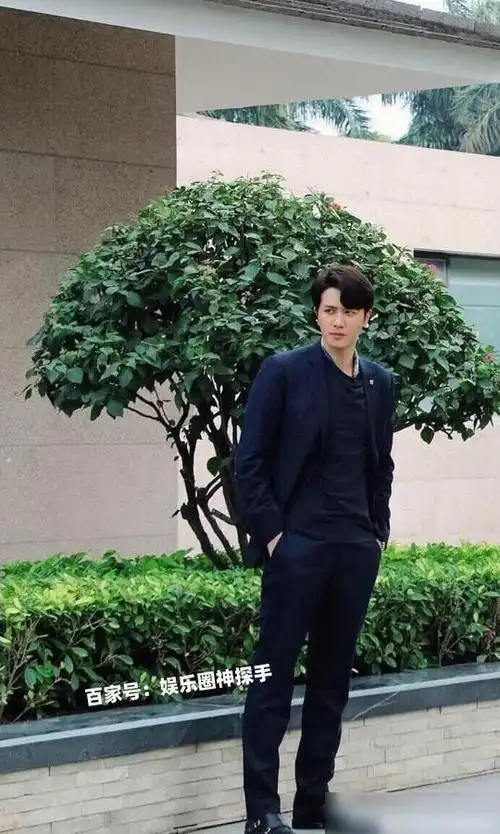 看到彭冠英和粉丝的合影网友实名羡慕