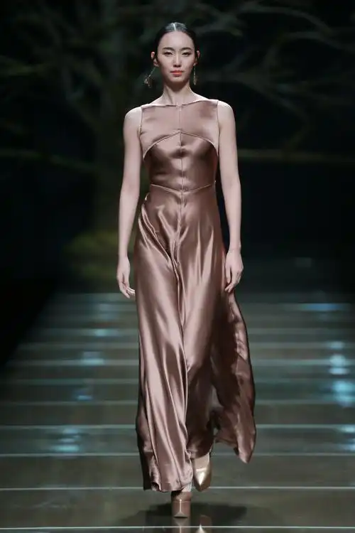 2016春夏系列中国国际时装周 九五丝御·邓兆萍时装发布