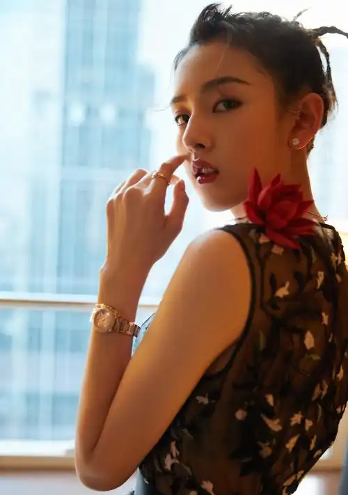 2019搜狐时尚盛典年度时尚影响力女明星提名:宋祖儿