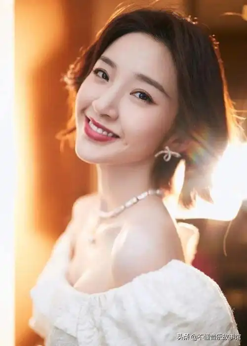 盘点下中国内地娱乐圈十大酒窝美女明星 – 爱读书