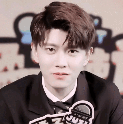 任嘉伦有哪些赢得你好感的细节?-惠修网