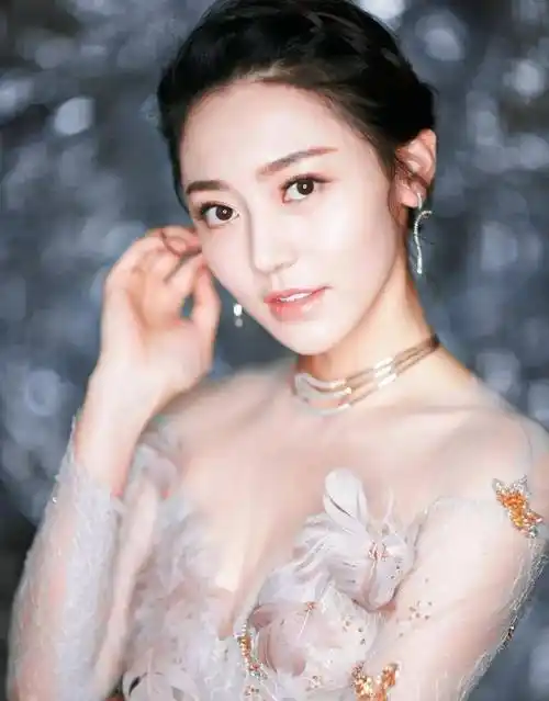 14位四川籍女明星,不愧是天府之国出生的,个个貌