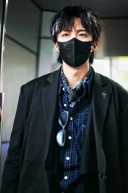 期待刘宇宁在第二季中的精彩表现看路透这一季的挑染发型是酷盖炸街