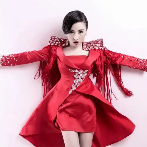 华语女歌手王曼力携《中国中国》唱响乐坛