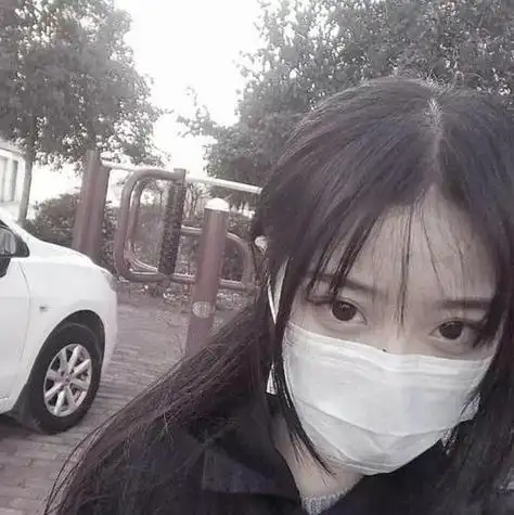 戴口罩的女生头像