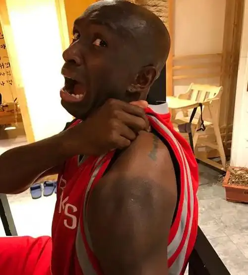 黑人会被晒黑吗?