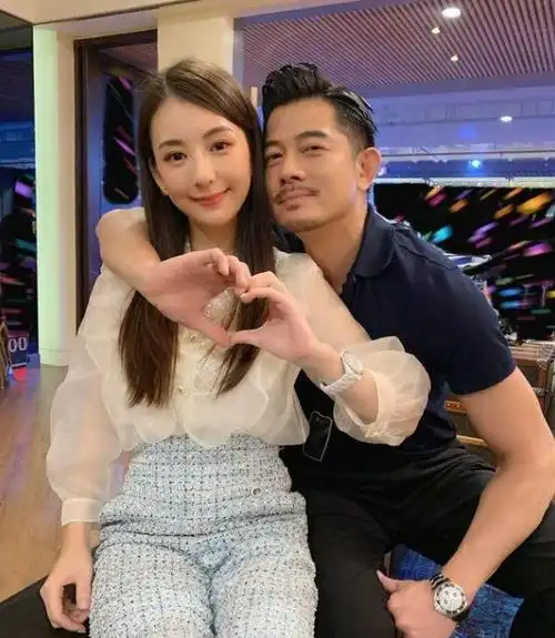 17位港星娶内地娇妻最大相差40岁有3对离婚