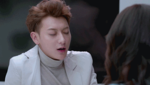 黄子韬这个鸡冠头 我滴神啊