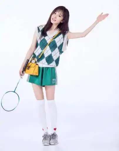 杨幂为凹细腿,短袜直接提到膝盖,看清腿围后我闭嘴了!_造型_瞬间_因为