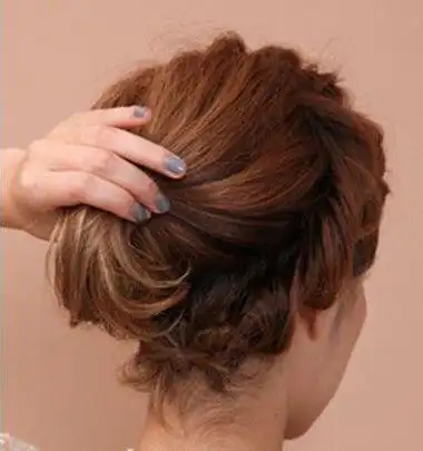 短发的新娘头怎么盘 短发新娘盘发图解(9)