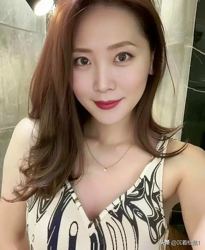 想问一下大家,我朋友今年36岁离婚了,带着一个4岁女儿,她的征婚条件就