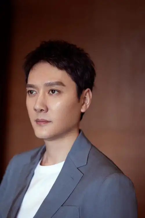 冯绍峰直奔商场,为赵丽颖母子买限量版熊猫公仔,好贴心