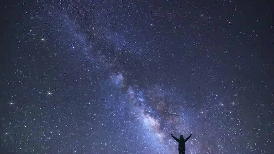 适合夜晚听的歌 02夜空中最亮的星