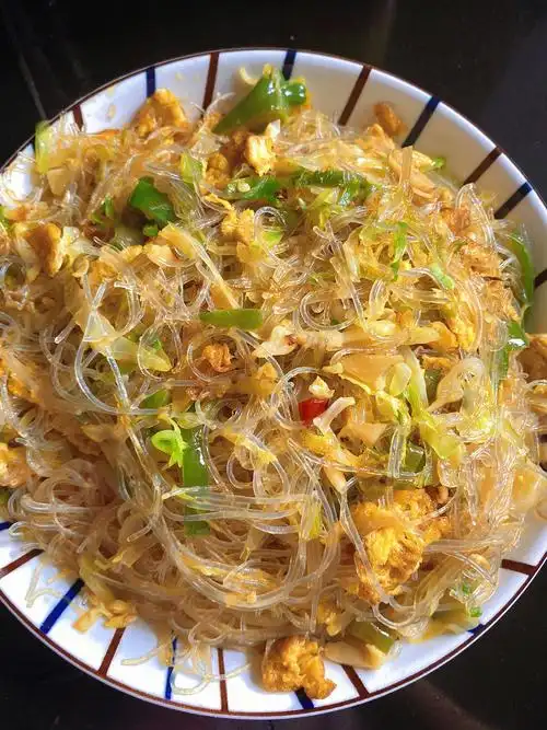 卷心菜炒鸡蛋粉丝 下饭绝绝子