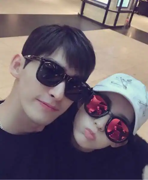 张翰和古力娜扎的照片 张翰综艺给古力娜扎打电话