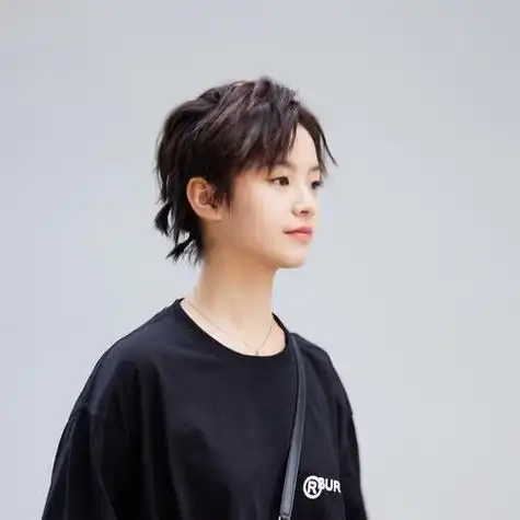 李庚希头像壁纸活捉一只宝藏女孩儿