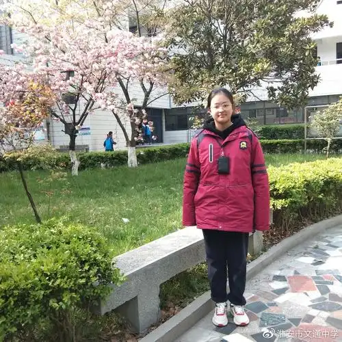 遨游书海的追梦人记文通中学初一Ⅱ部2班学生杨落凡