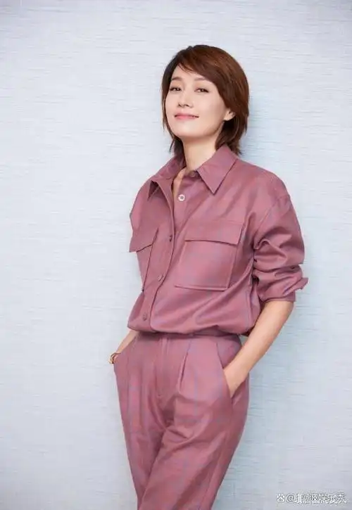 马伊琍胖了网友曝光她近照穿修身牛仔裤满腿褶皱气质大变