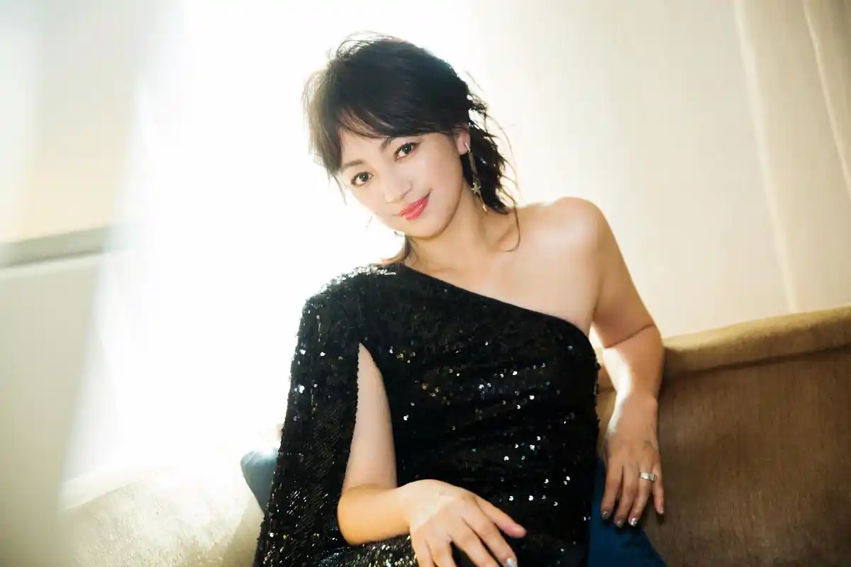 罗海琼现身2018品质盛典颁奖礼 荣获年度突出表演剧星!