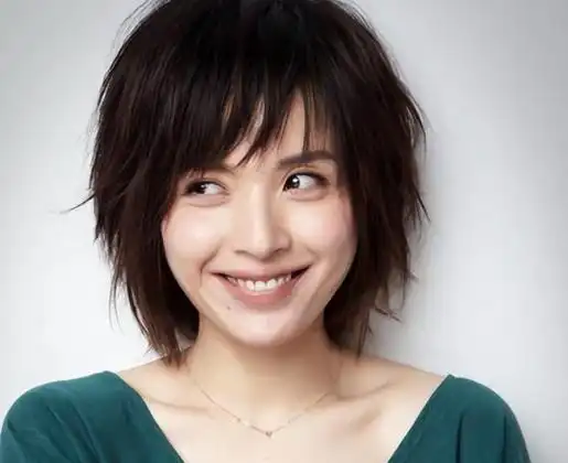 40岁高龄为靳东生儿子(演员李佳个人资料简介)(图1)