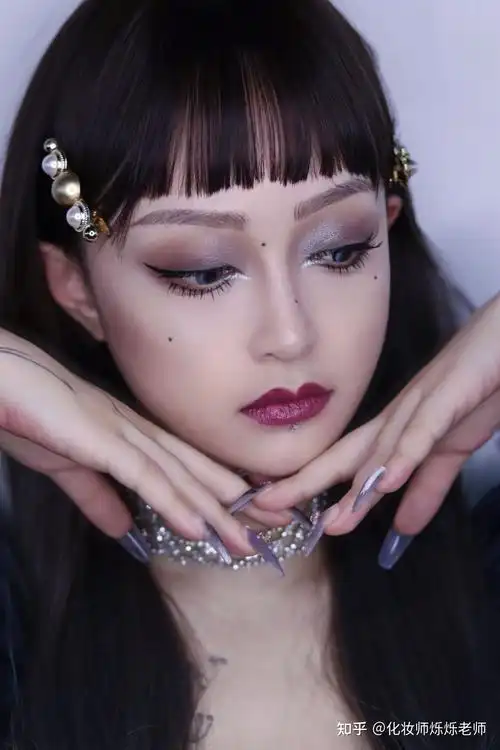 猫系妆容暗黑厌世感拉满这个妆容拽姐辣妹们一定要支棱起来好吗气场两