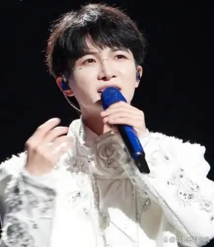 知名音乐人评价周深只会飙高音唱女生的歌缺乏男子气概