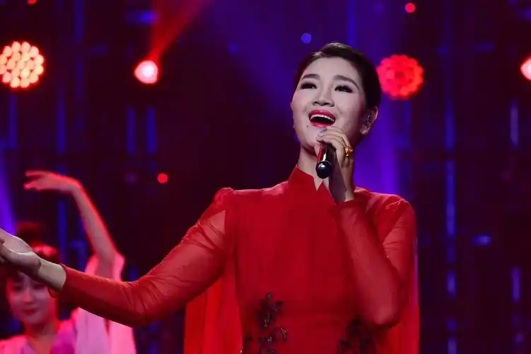 71—降央卓玛《爱江山更爱美人》2017星光璀璨演唱会第三季.