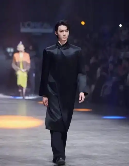 看承欢记,就是冲着许凯这身材去的,毕竟太帅了,有木有|侵权|模特_网易