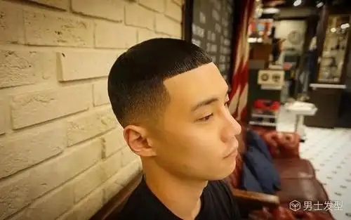 换个发型等于换脸 今年春夏有这三款就够了|寸头|锅盖头|发型_新浪