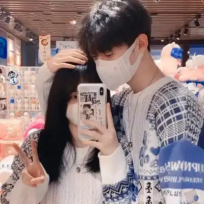 超甜的好看不易撞双人情侣头像