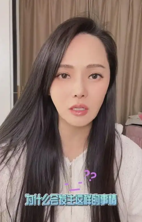 53岁伊能静近照曝光双颊凹陷被指瘦脱相黑发披肩仍少女感十足