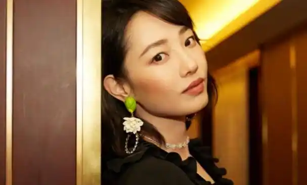 白百何回娘家晒视频,素颜出镜,婚后生活幸福