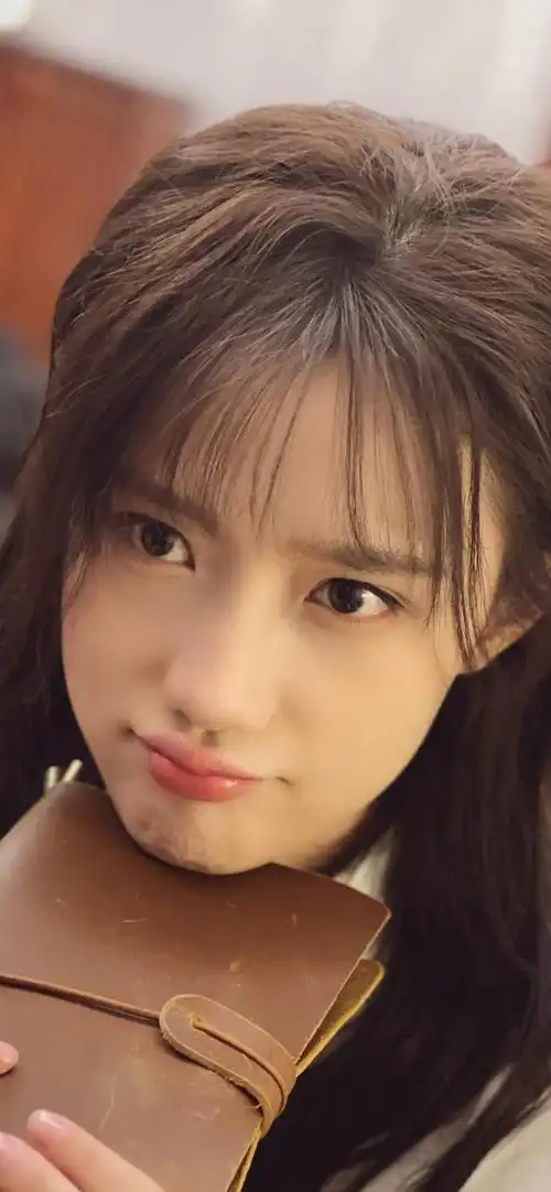 陈意涵甜美可爱手机壁纸