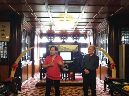 全国首家士成精微艺术品连锁品牌店在南昌开业