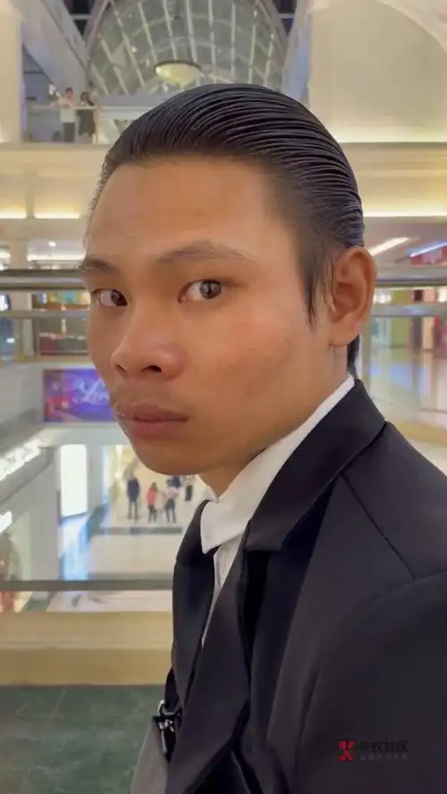 有没有老板请形象大使,像我这么优秀的男人请到就是挣到了