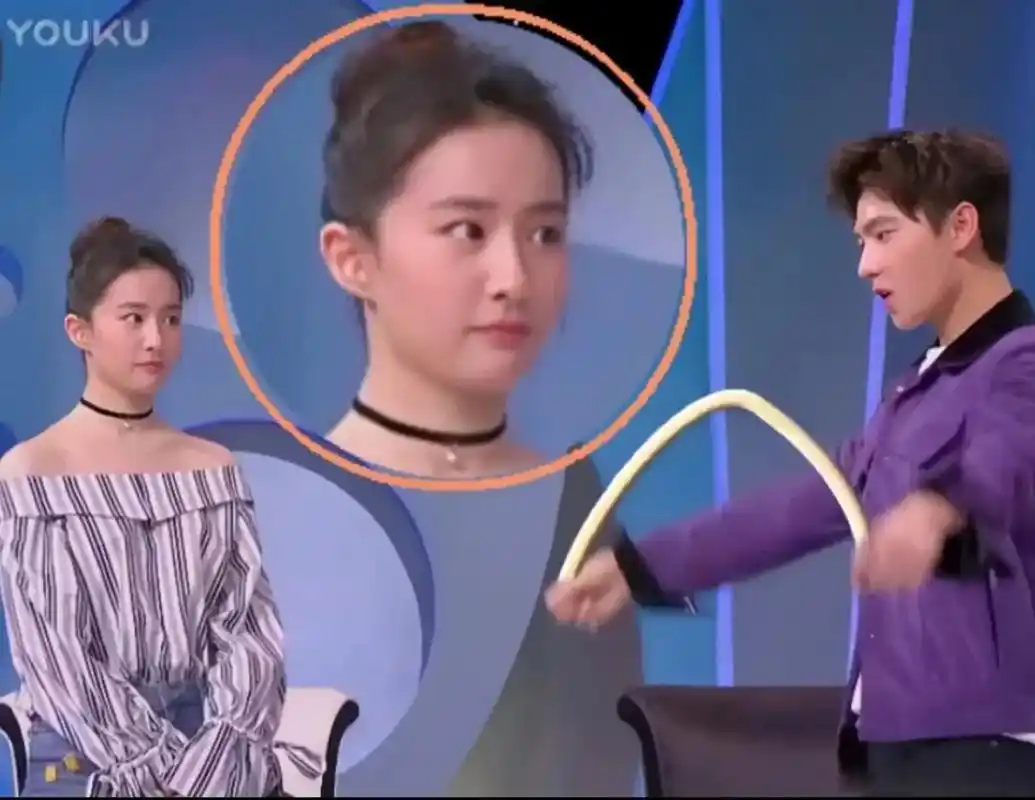 刘亦菲看杨洋拉面的表情也太搞笑了,她一定忍得很辛苦吧?[笑哭][笑哭]