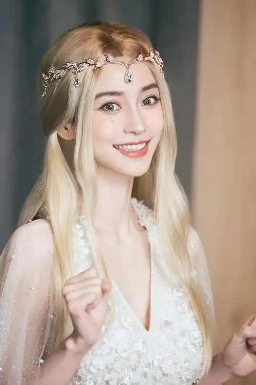 bb好好看 676/ 6676767angelababy精灵女王视频,图片已经很美