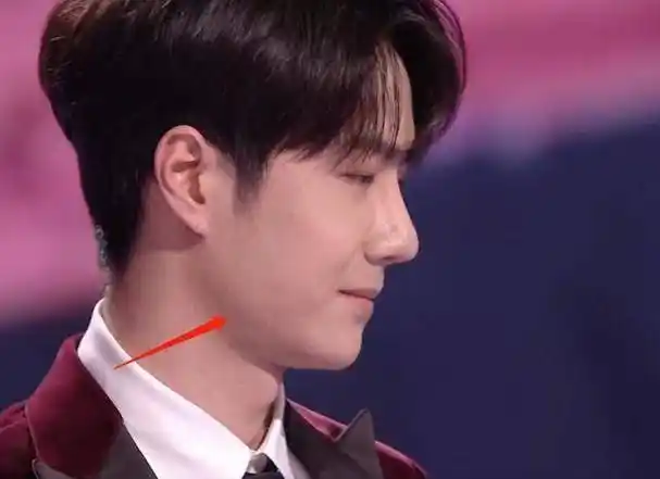 王一博胖到不见下颌线,杨幂"夹子音"被嘲_合作_王义波_卫星