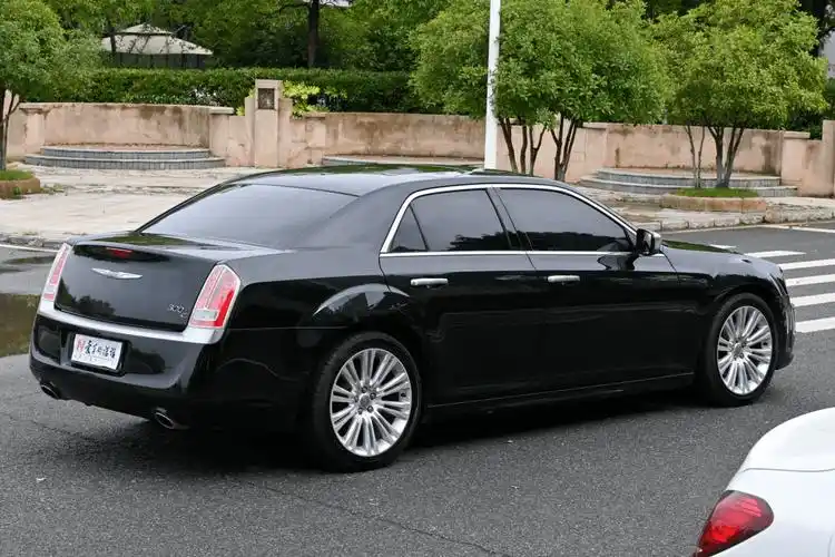 【路试笔记】二手克莱斯勒300c:十二万多的"平民宾利"实力如何?